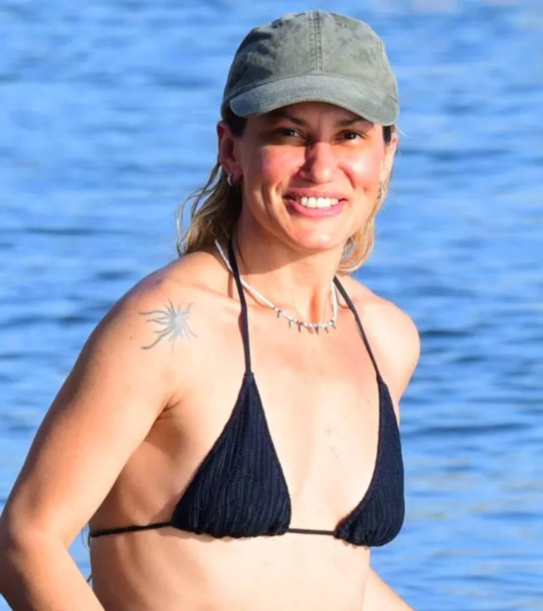 Bir zamanlar Arda Kural'ın büyük aşkıydı! Oyunculuğu bırakan Yıldız Asyalı uzun süre sonra tatilde yakalandı 3